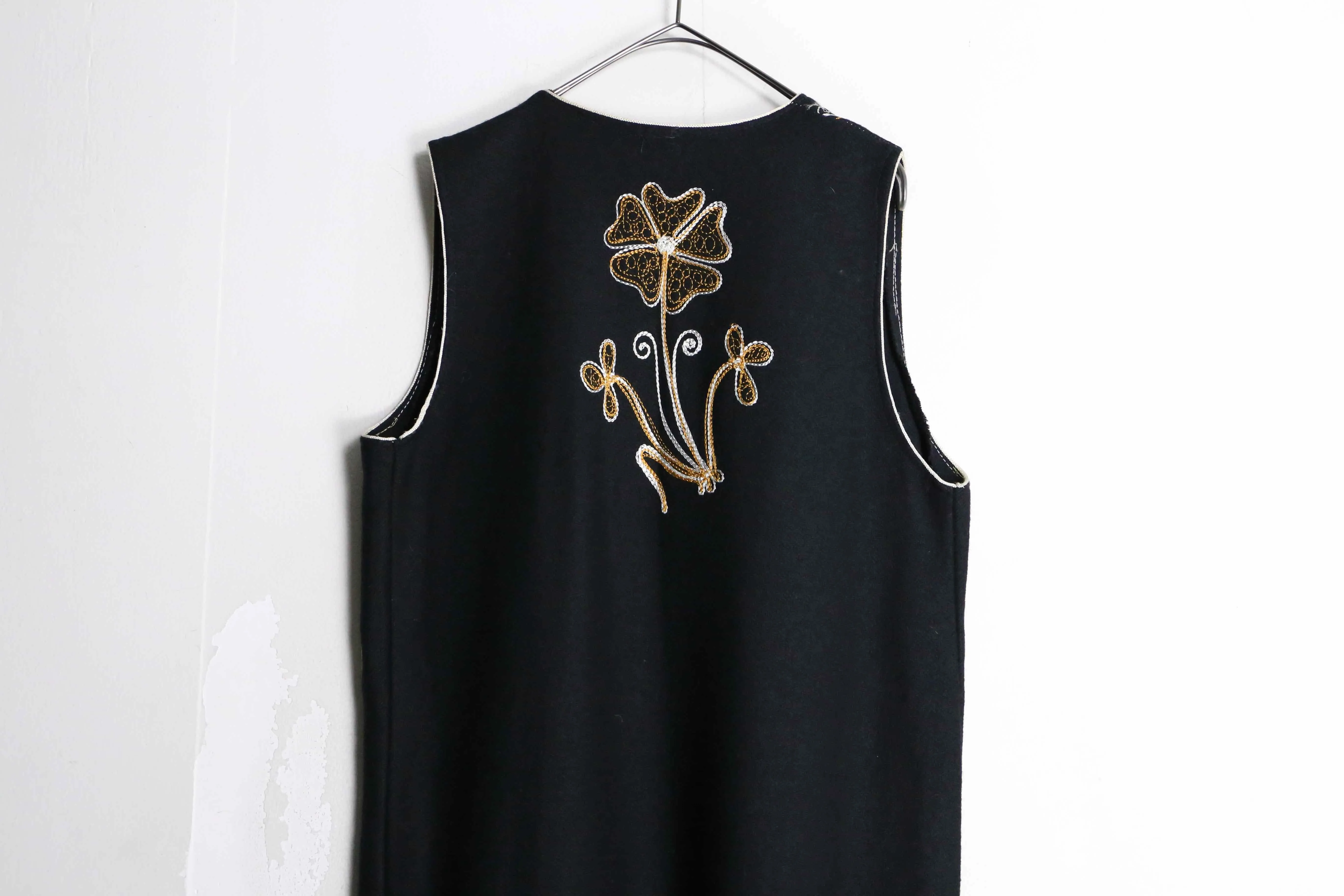 embroidery flower design long length vest