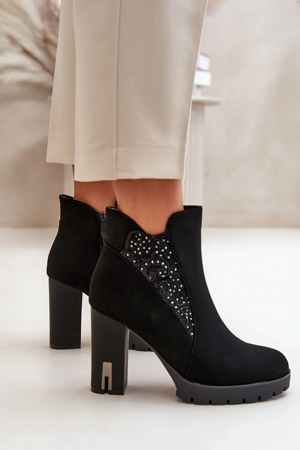 TEEK - Black Accented Detail Heeled Boots