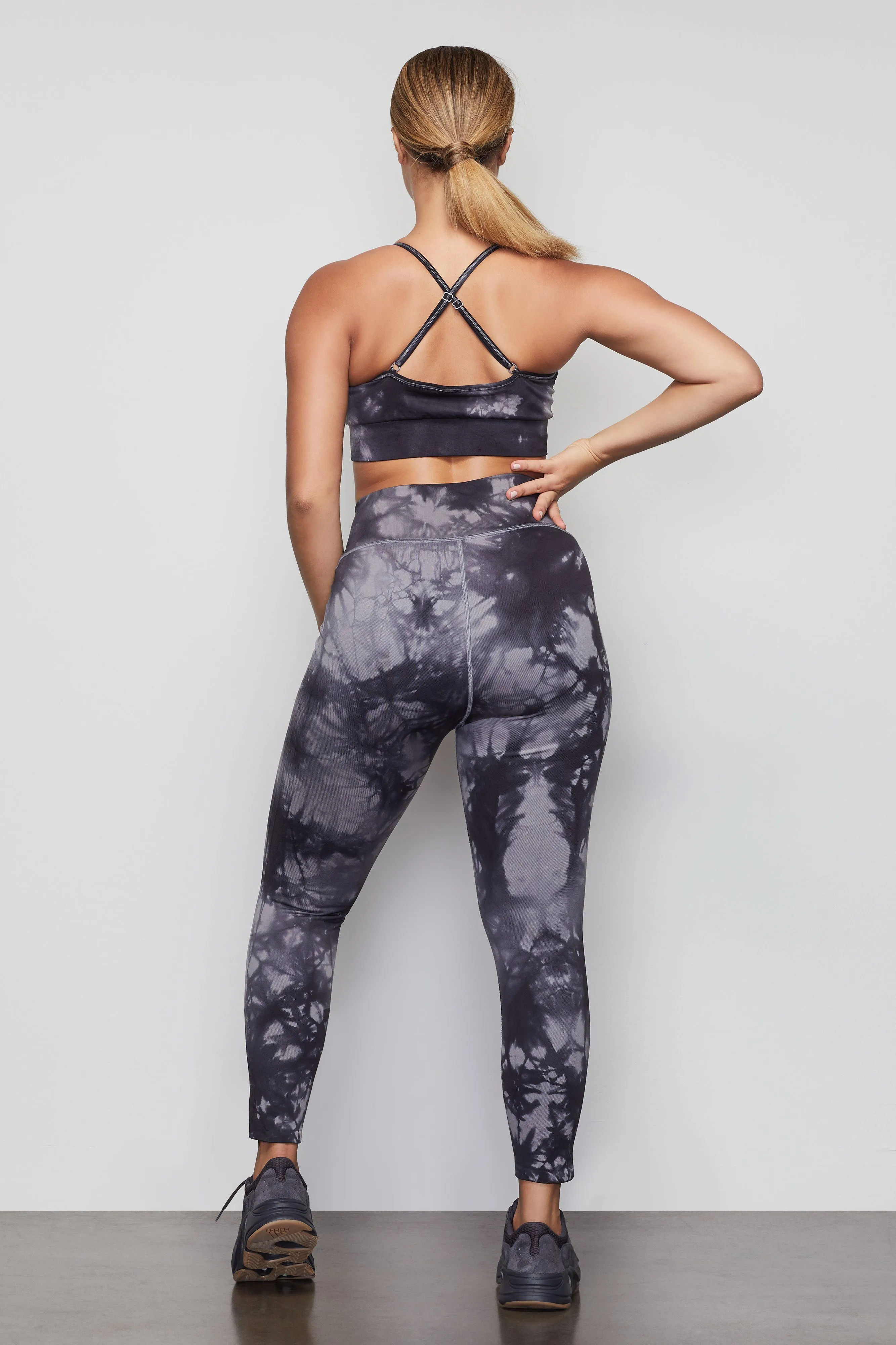 THE GOOD WAIST TYE DYE LEGGING | BLACK077